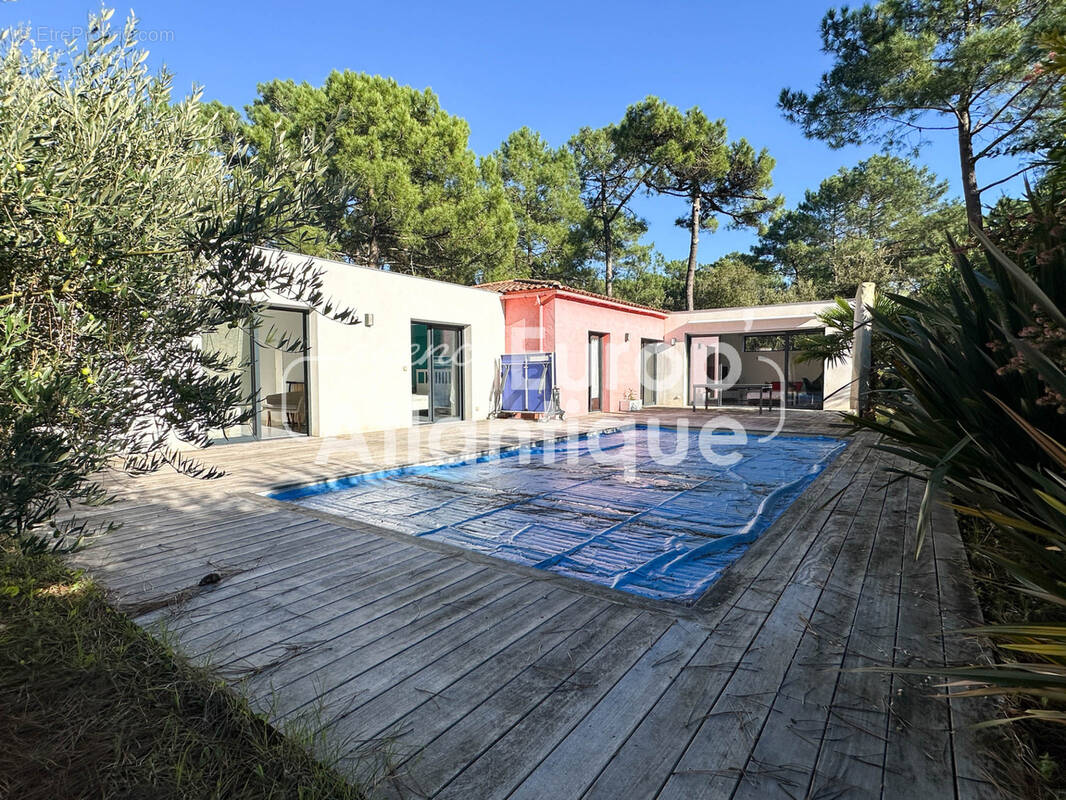 Maison à LES MATHES