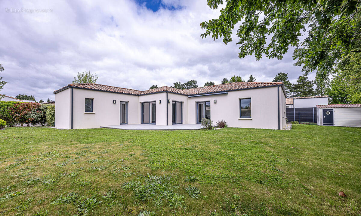 Maison à LE POIRE-SUR-VIE