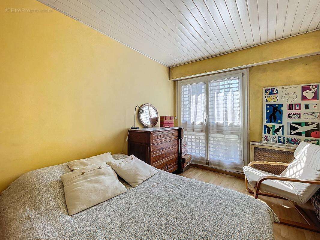 Appartement à L&#039;HAY-LES-ROSES