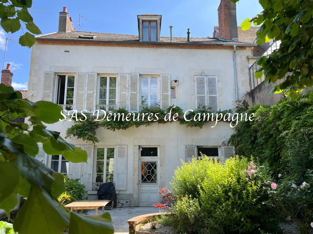 Maison à COSNE-COURS-SUR-LOIRE