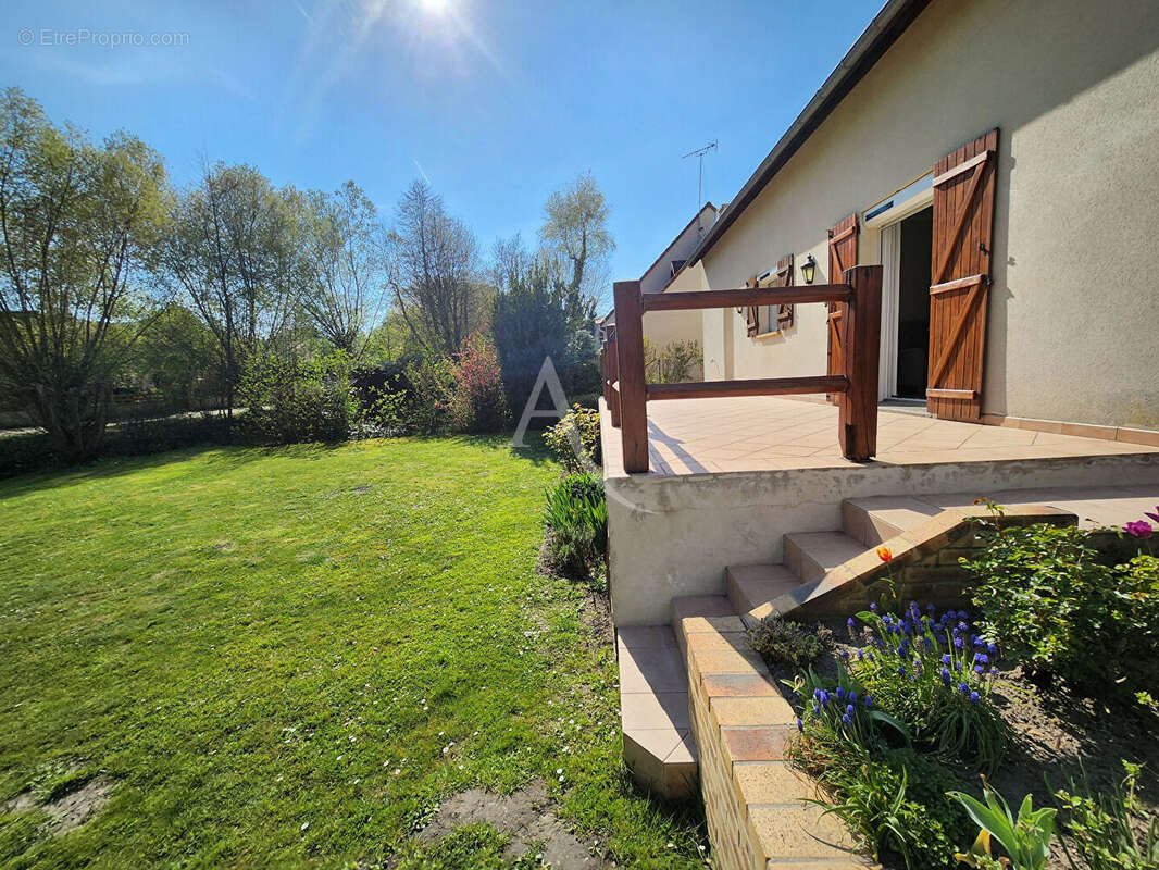 Maison à SAINT-CHERON