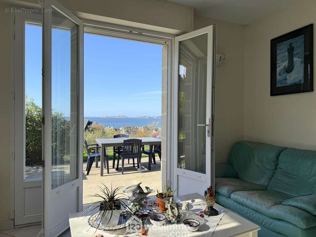 Maison à TREDREZ-LOCQUEMEAU