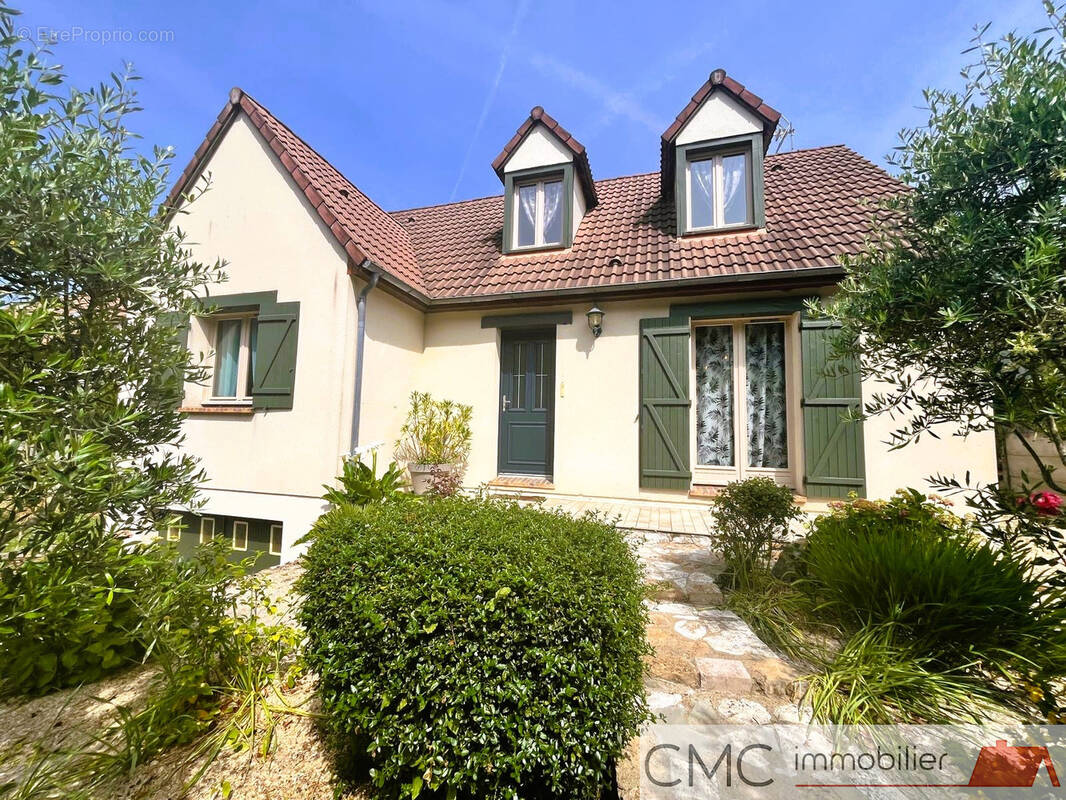Maison à LE COUDRAY