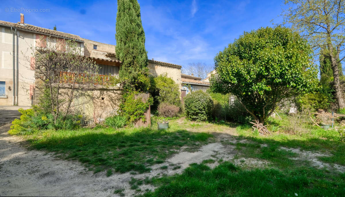 Maison à CUCURON