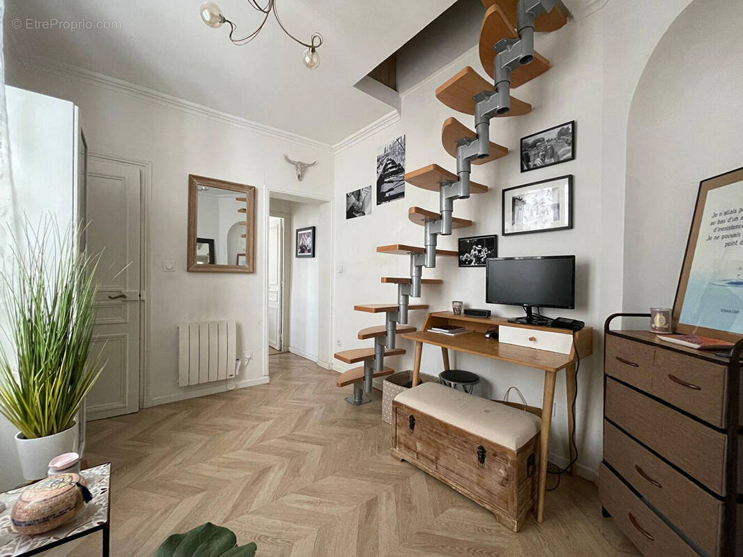 Appartement à PARIS-15E