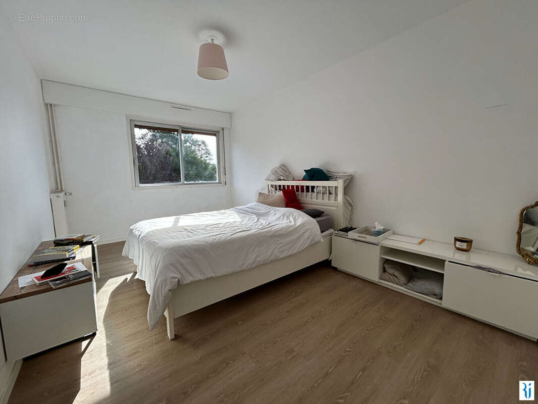 Appartement à MONT-SAINT-AIGNAN