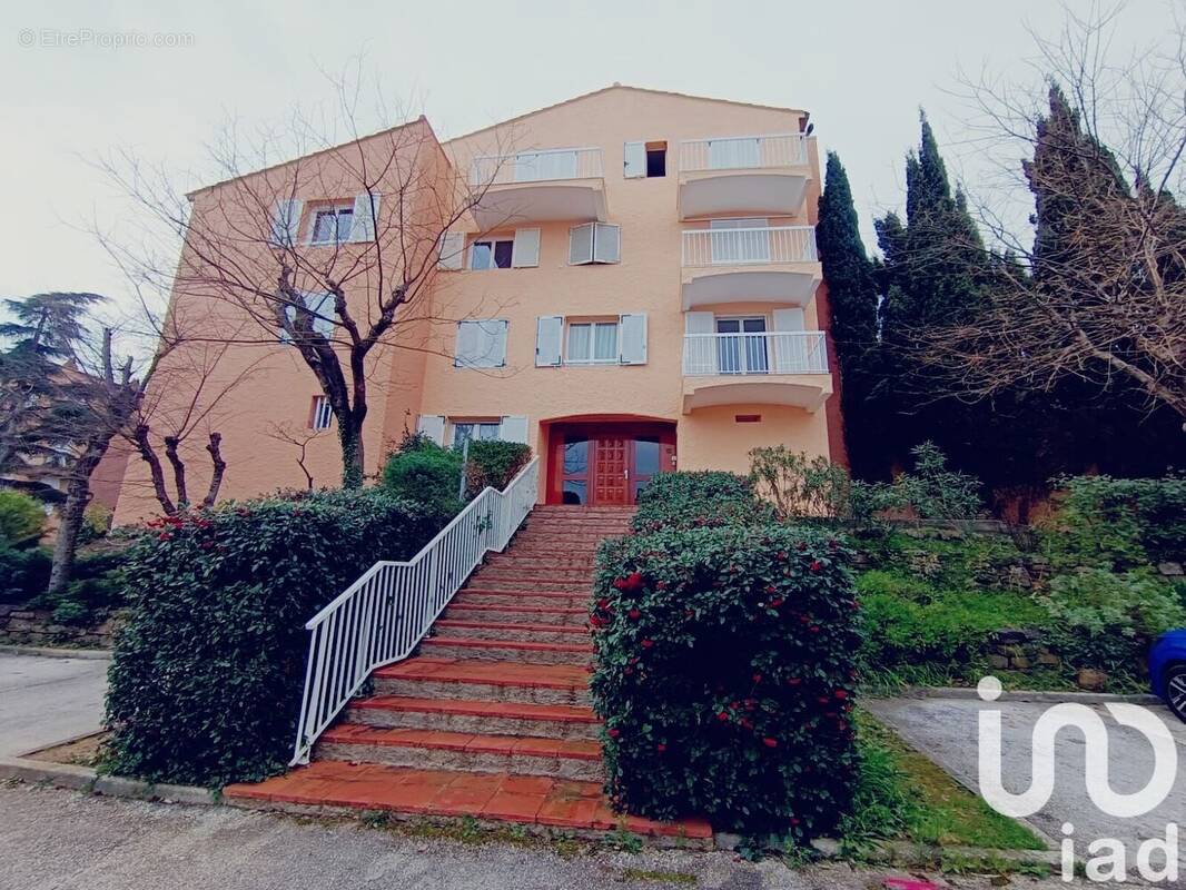 Photo 1 - Appartement à COGOLIN