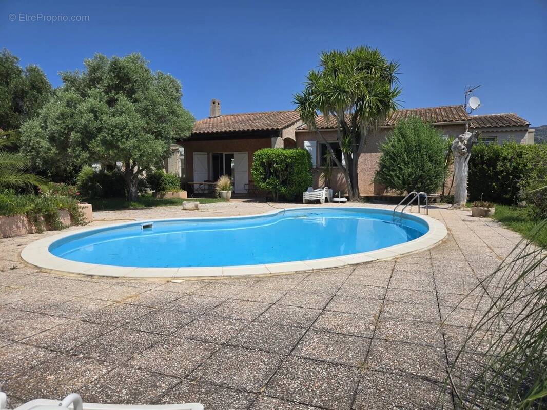 Maison à BORMES-LES-MIMOSAS