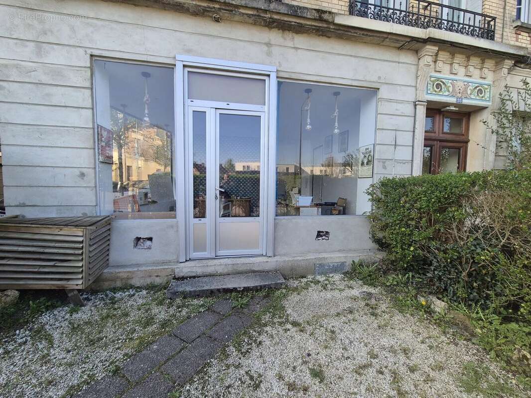 Commerce à VIROFLAY