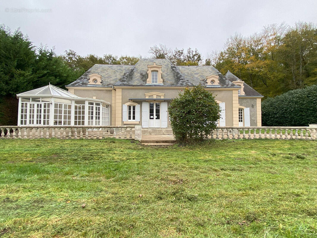Maison à COUR-CHEVERNY