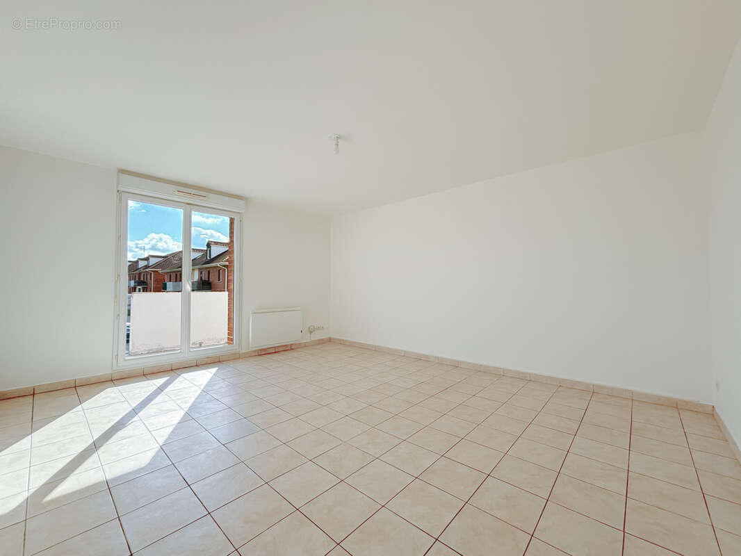 Appartement à BEUVRAGES