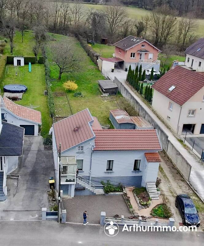 Maison à VOUJEAUCOURT