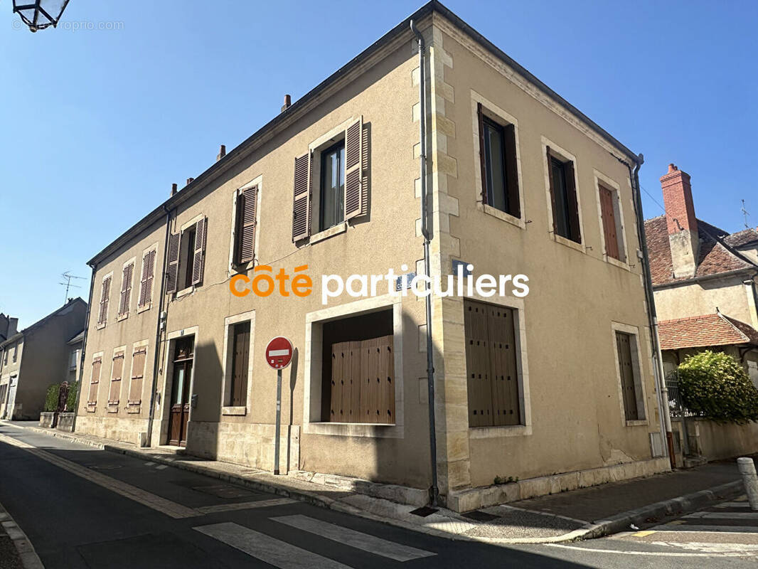 Appartement à SAINT-AMAND-MONTROND