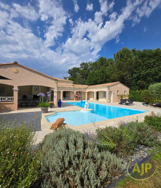 Maison à MARTIGNAS-SUR-JALLE