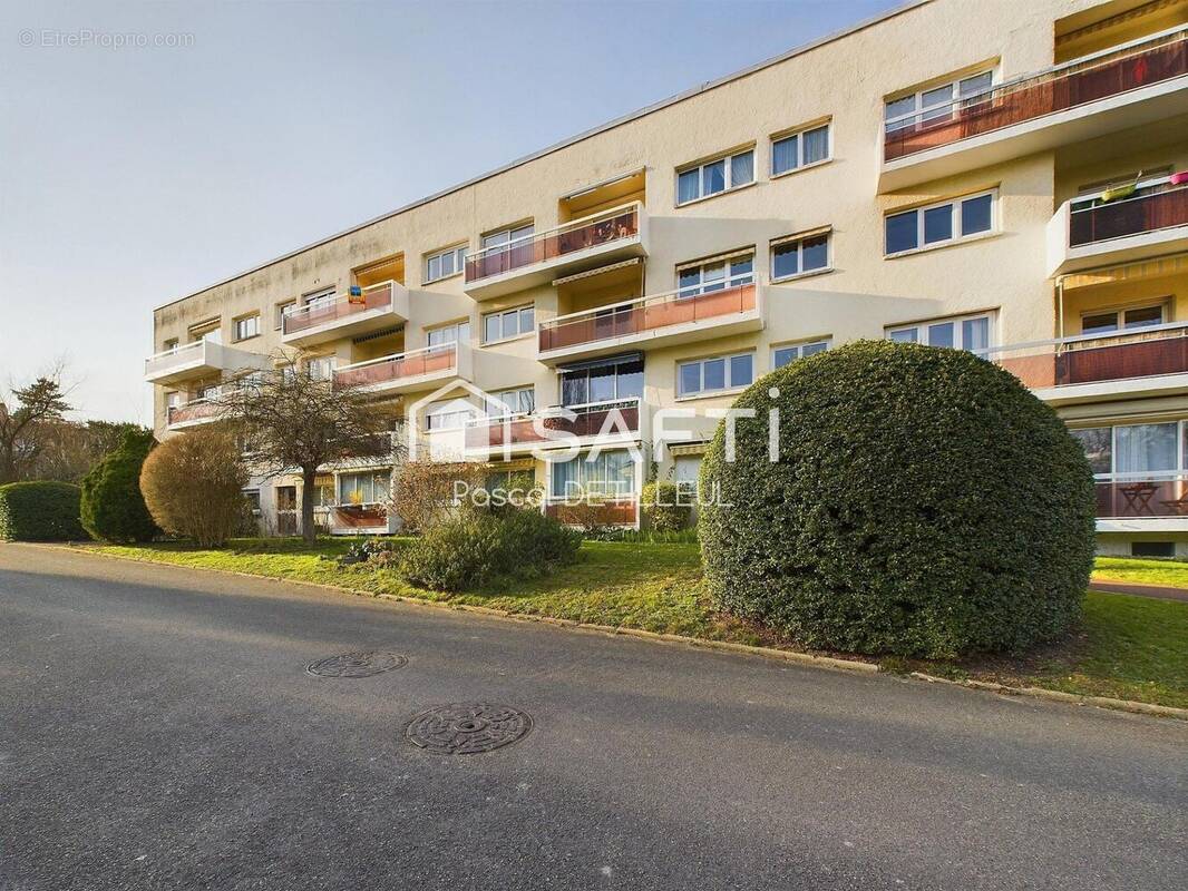 Photo 1 - Appartement à LA CELLE-SAINT-CLOUD
