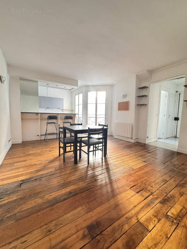 Appartement à PARIS-3E