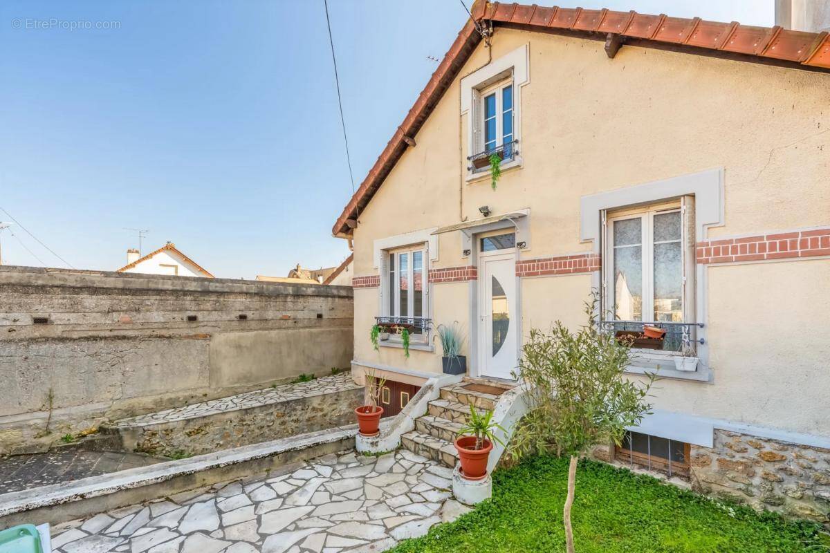 Maison à ARPAJON