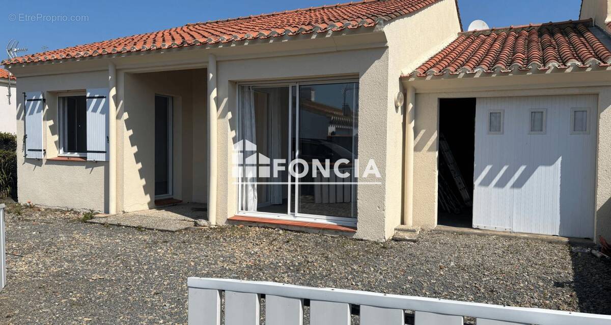 Maison à BOUIN