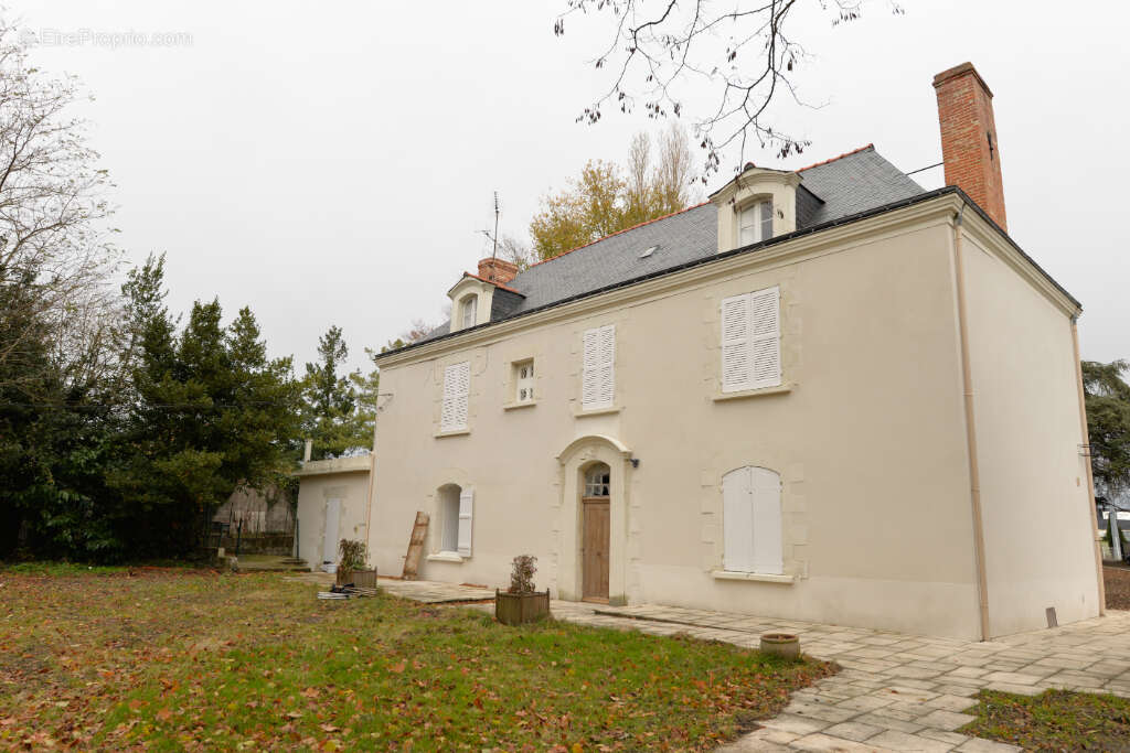 Maison à SAINT-BARTHELEMY-D&#039;ANJOU