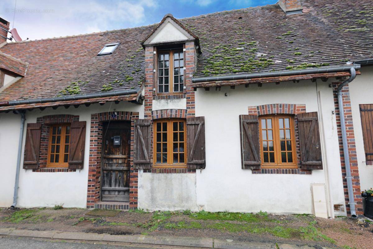 Maison à LE CHARME