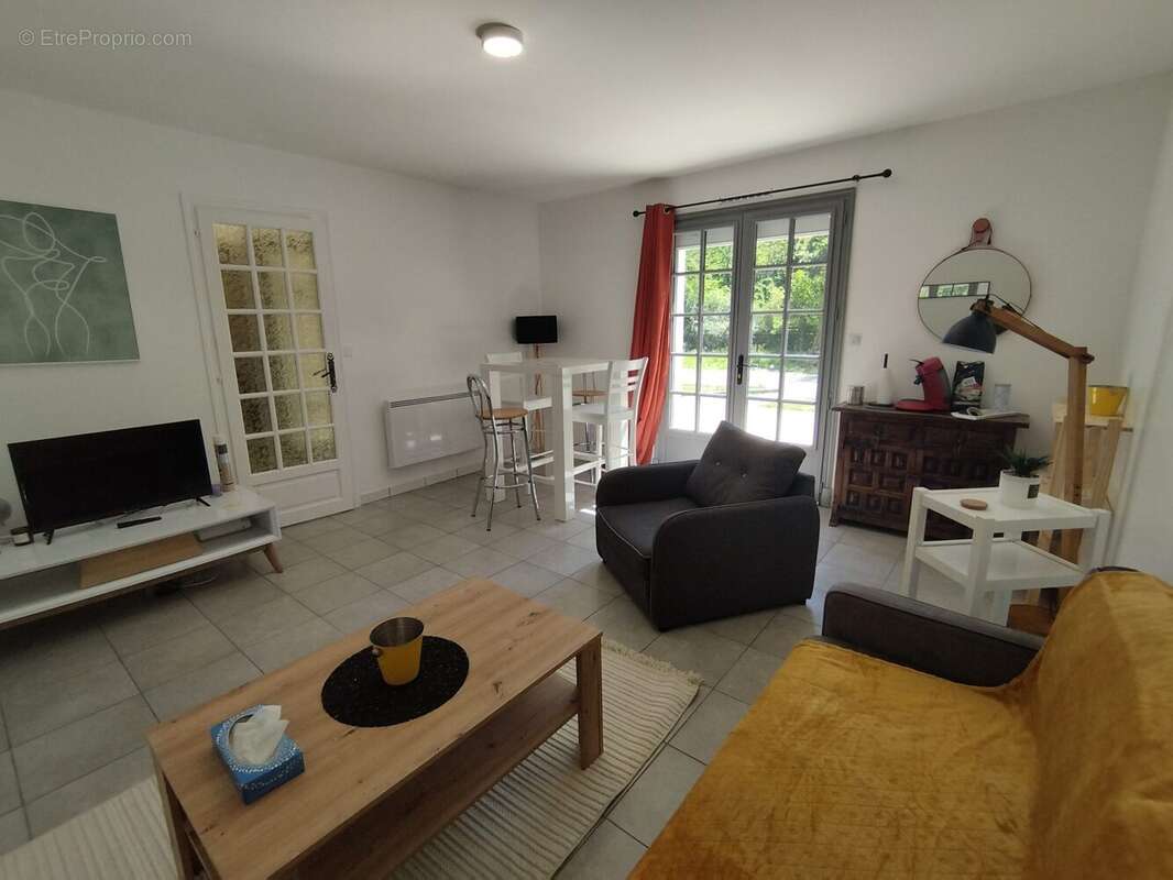 Maison à MIGNALOUX-BEAUVOIR