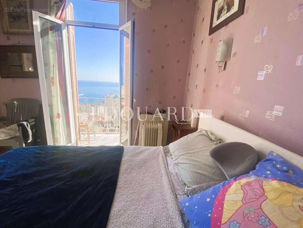 Appartement à BEAUSOLEIL