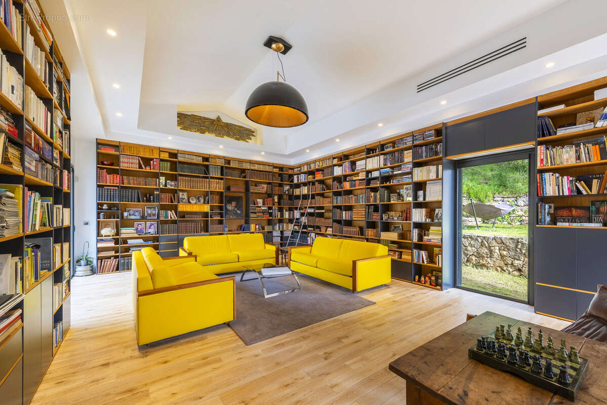 Maison à MOUGINS