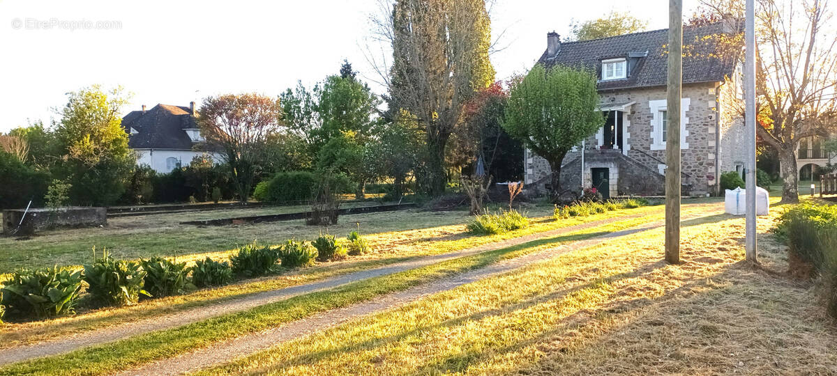 Maison à THIVIERS