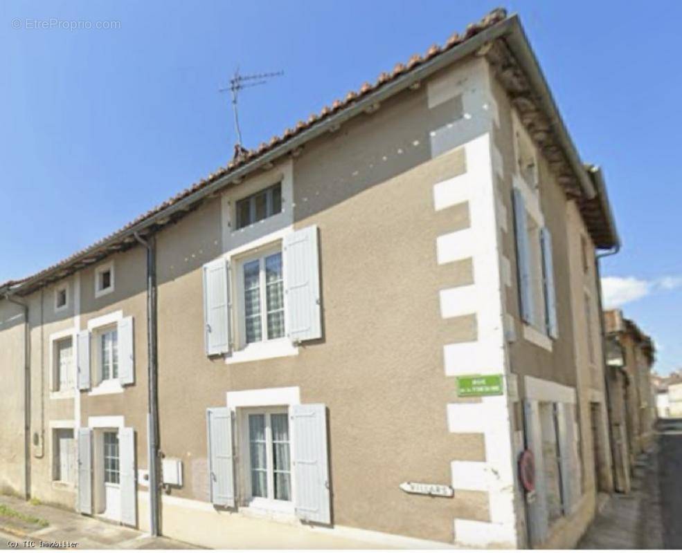 Maison à VERTEUIL-SUR-CHARENTE
