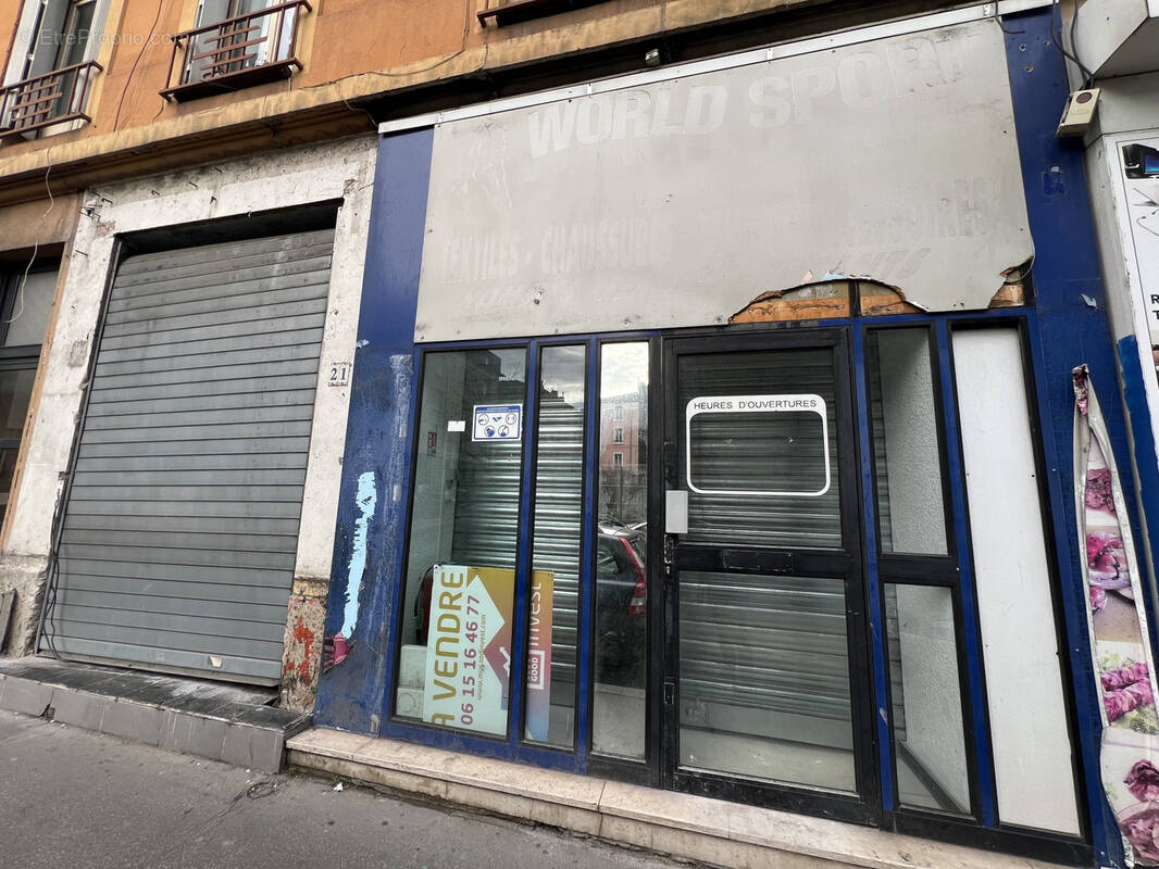 Commerce à OULLINS