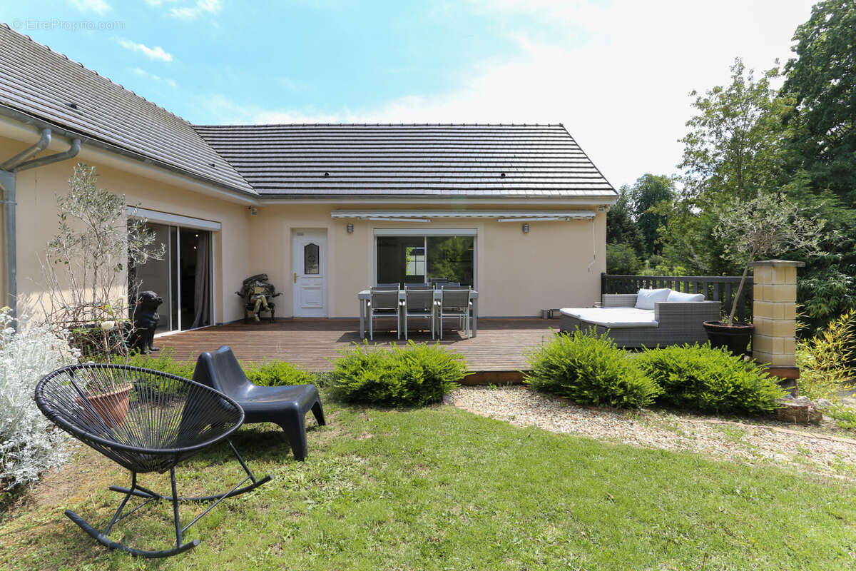 Maison à MORAINVILLIERS