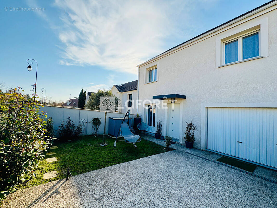 Maison à VULAINES-SUR-SEINE