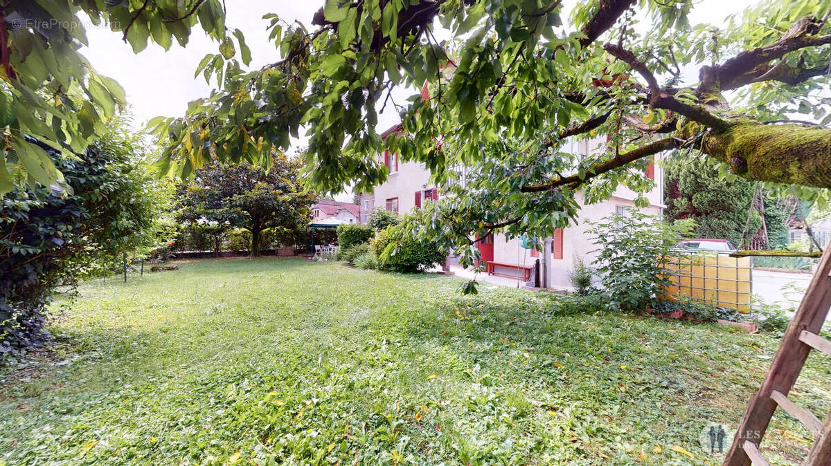 Maison à SAINT-MARTIN-D&#039;HERES