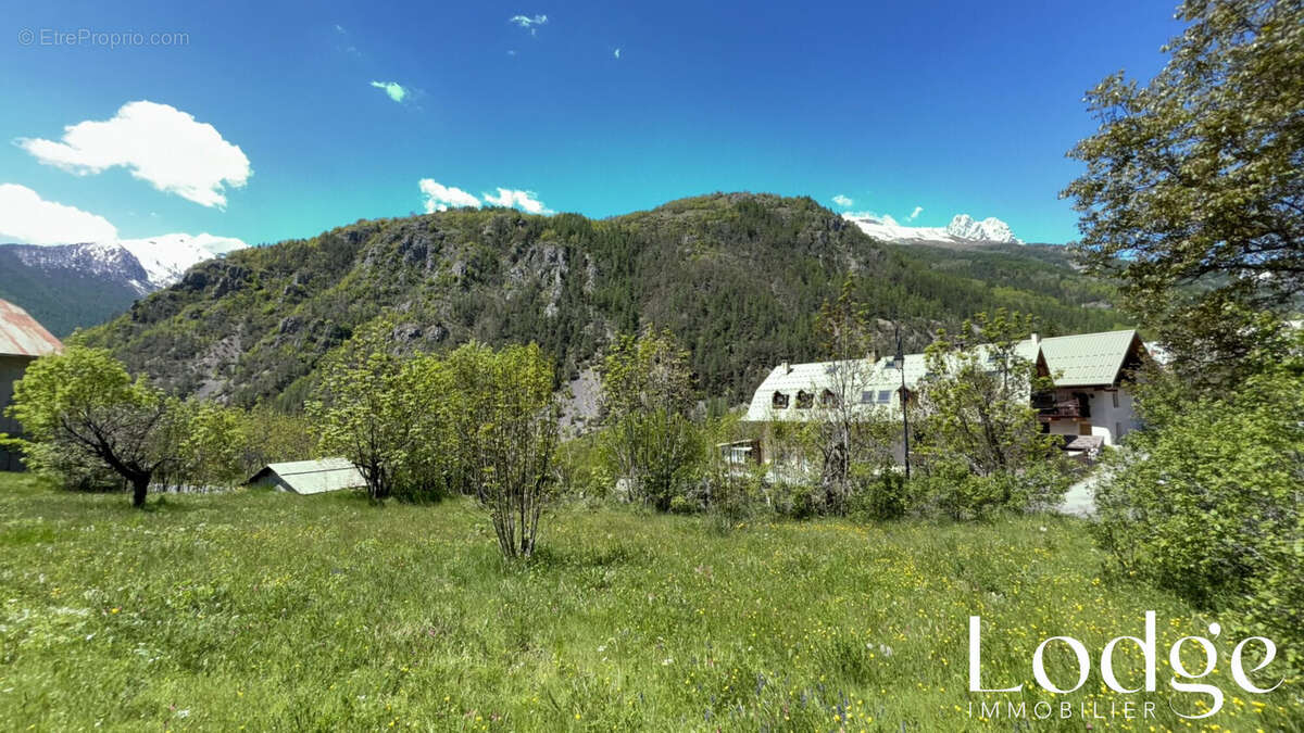 Terrain à PELVOUX