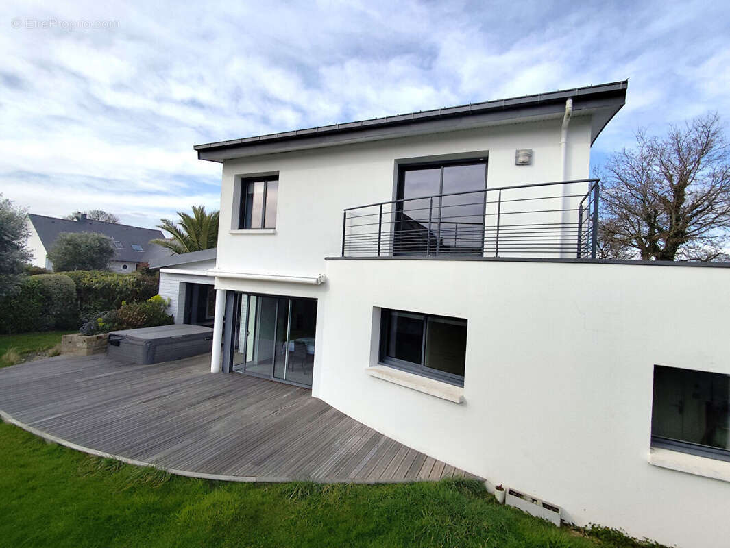 Maison à COMBRIT