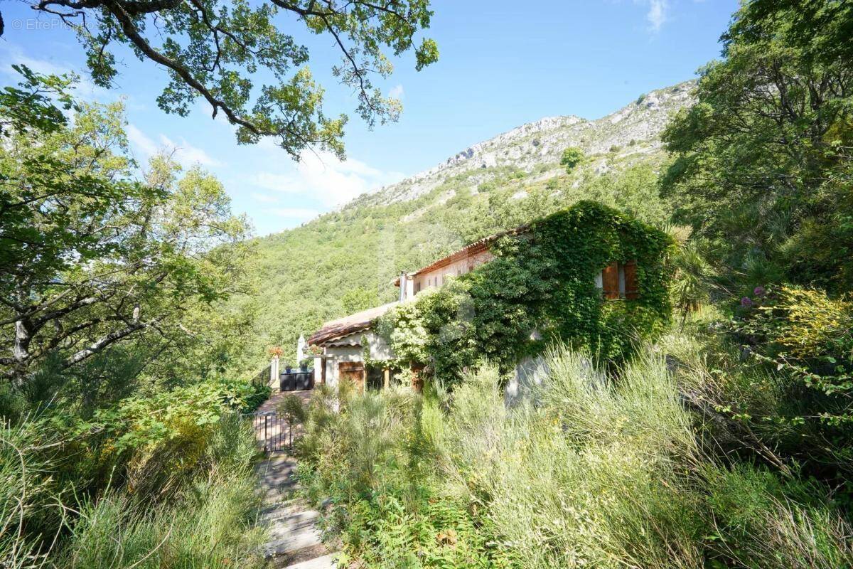 Maison à GREOLIERES
