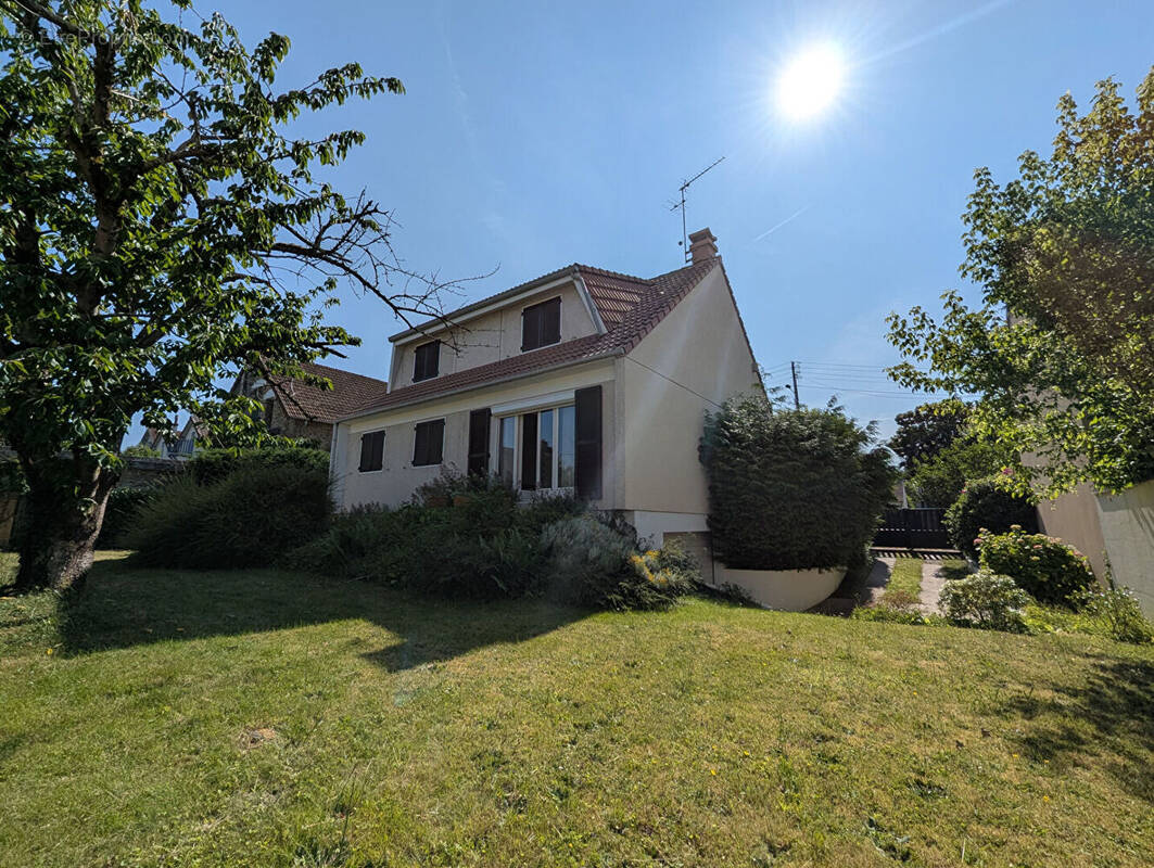 Maison à ARPAJON