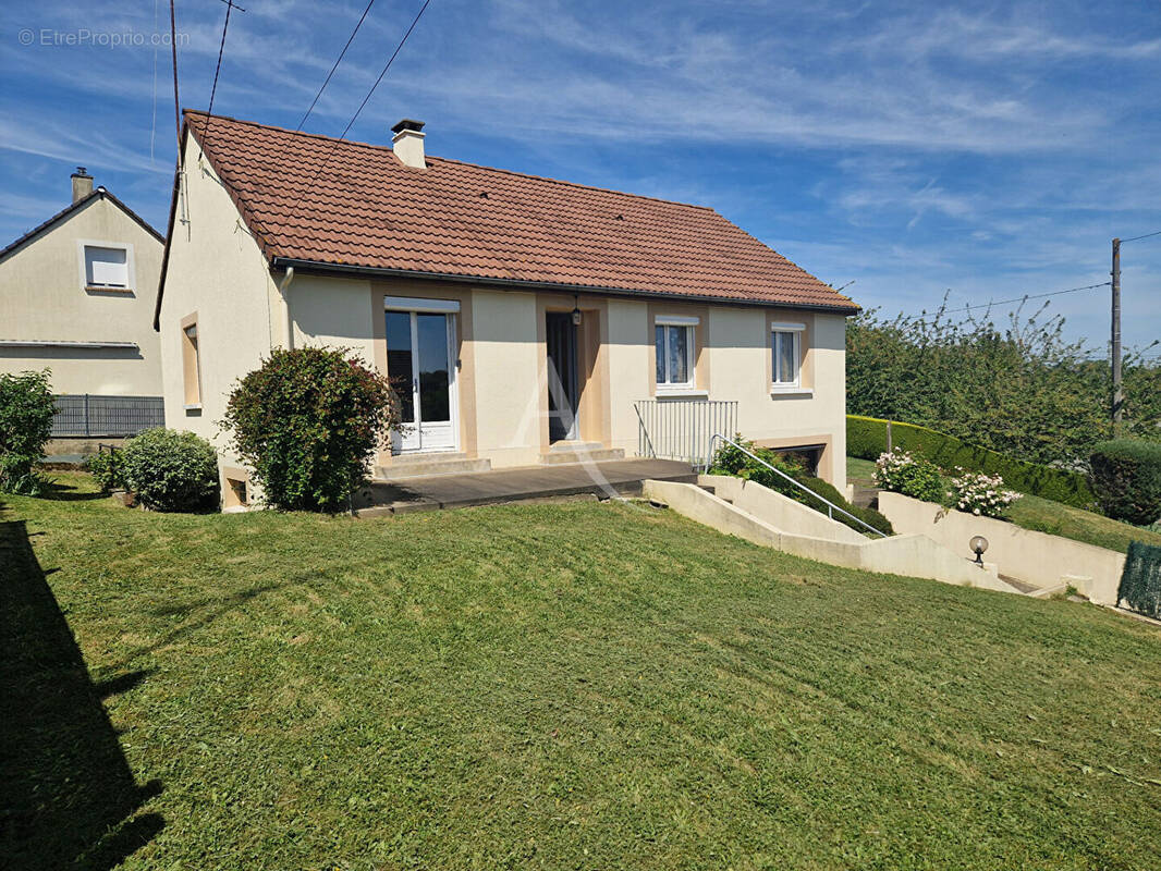 Maison à SAINT-JEAN-SUR-MAYENNE