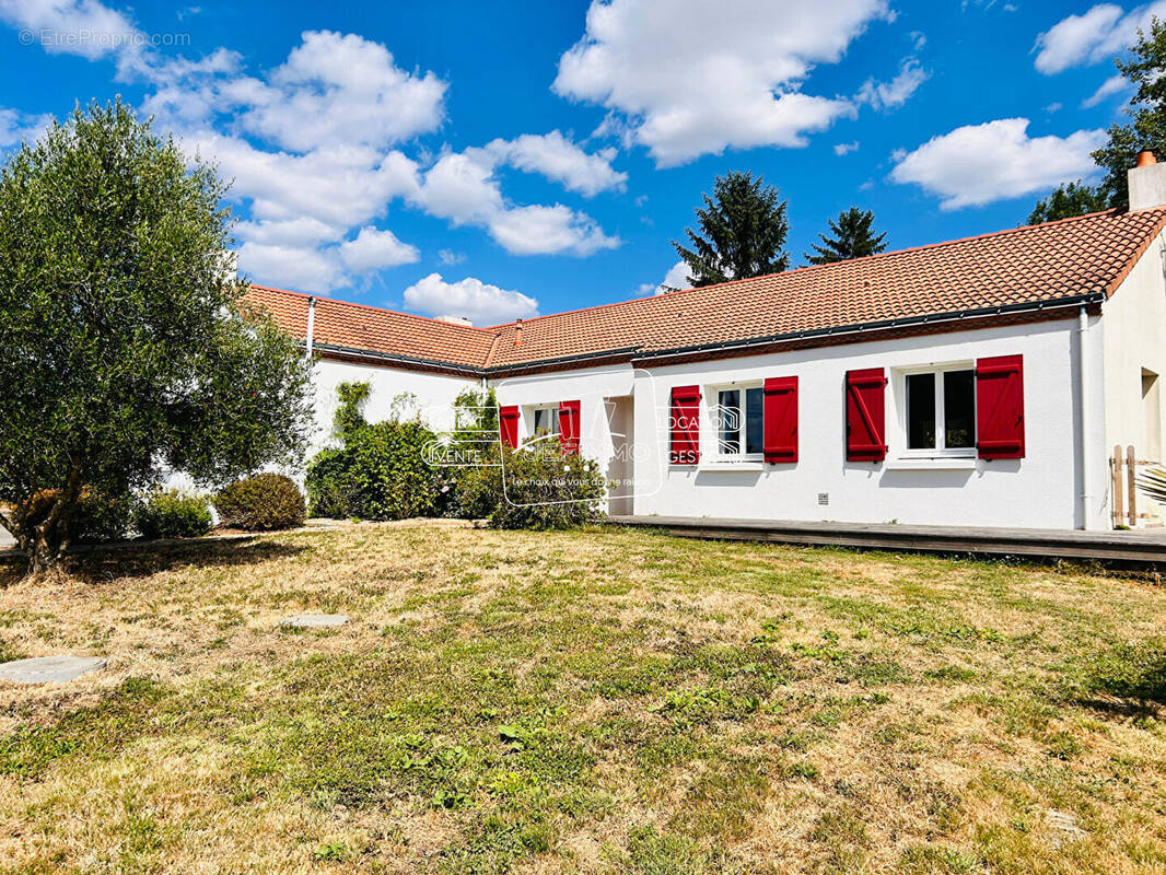 Maison à LE LOROUX-BOTTEREAU