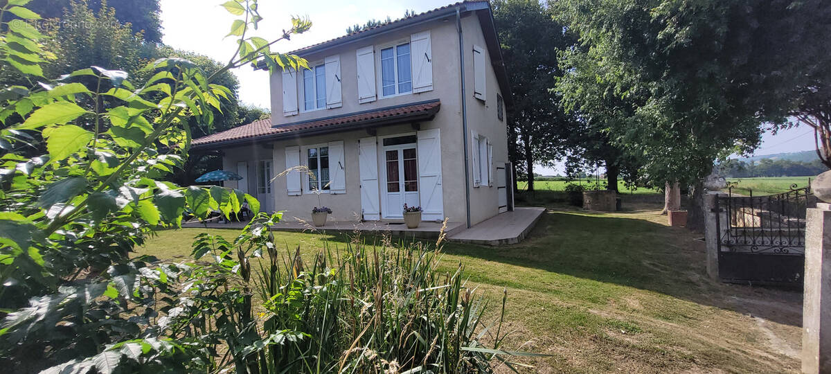Maison à GARLIN