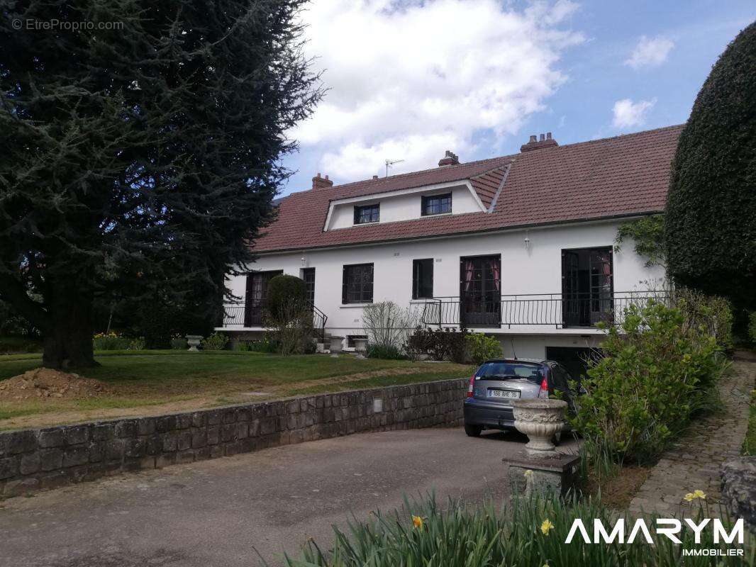 Maison à GREGES