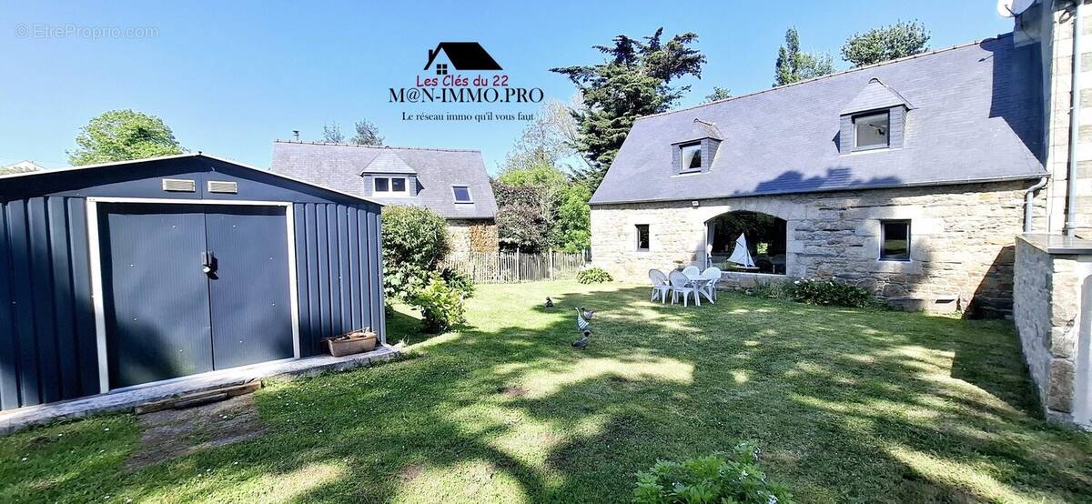 Maison à TREDREZ-LOCQUEMEAU