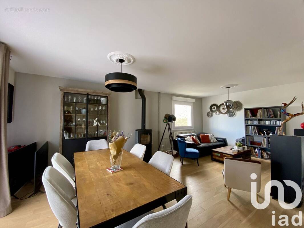 Photo 1 - Maison à SAINT-JULIEN