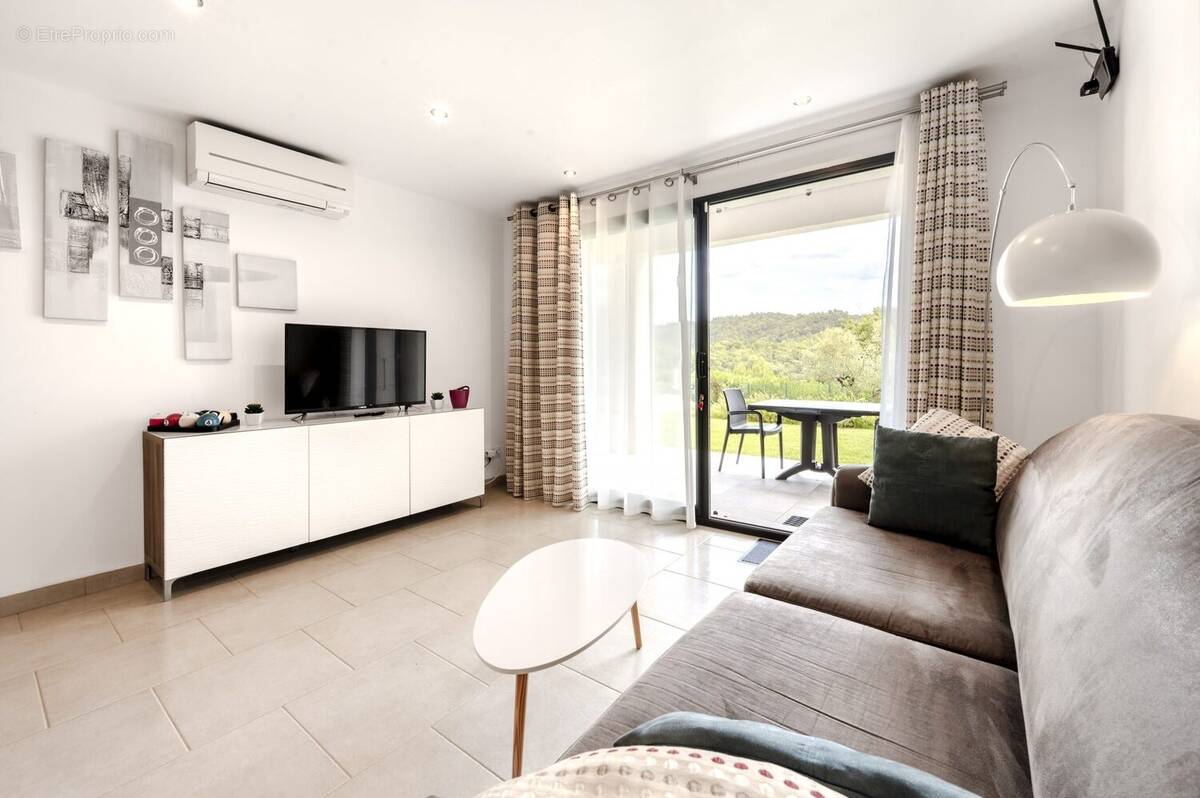 Appartement à GREOUX-LES-BAINS