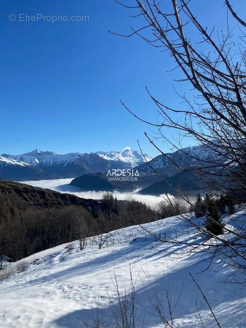 Terrain à LE CHATEL