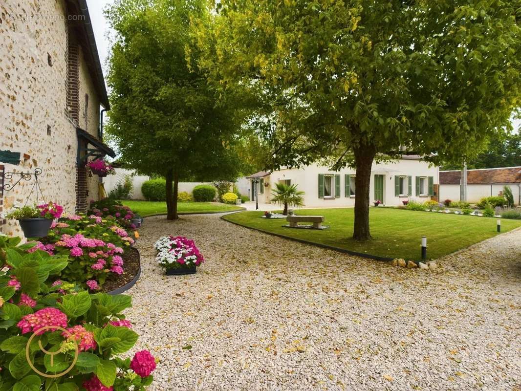 Maison à AIX-EN-OTHE
