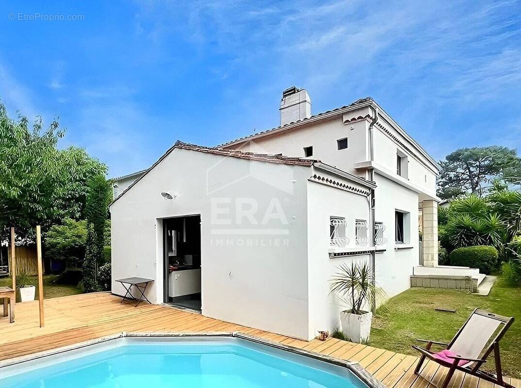 Maison à VAUX-SUR-MER