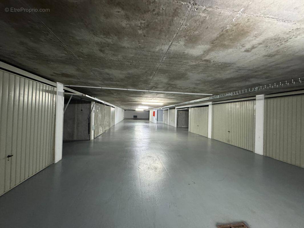 Parking à LYON-4E