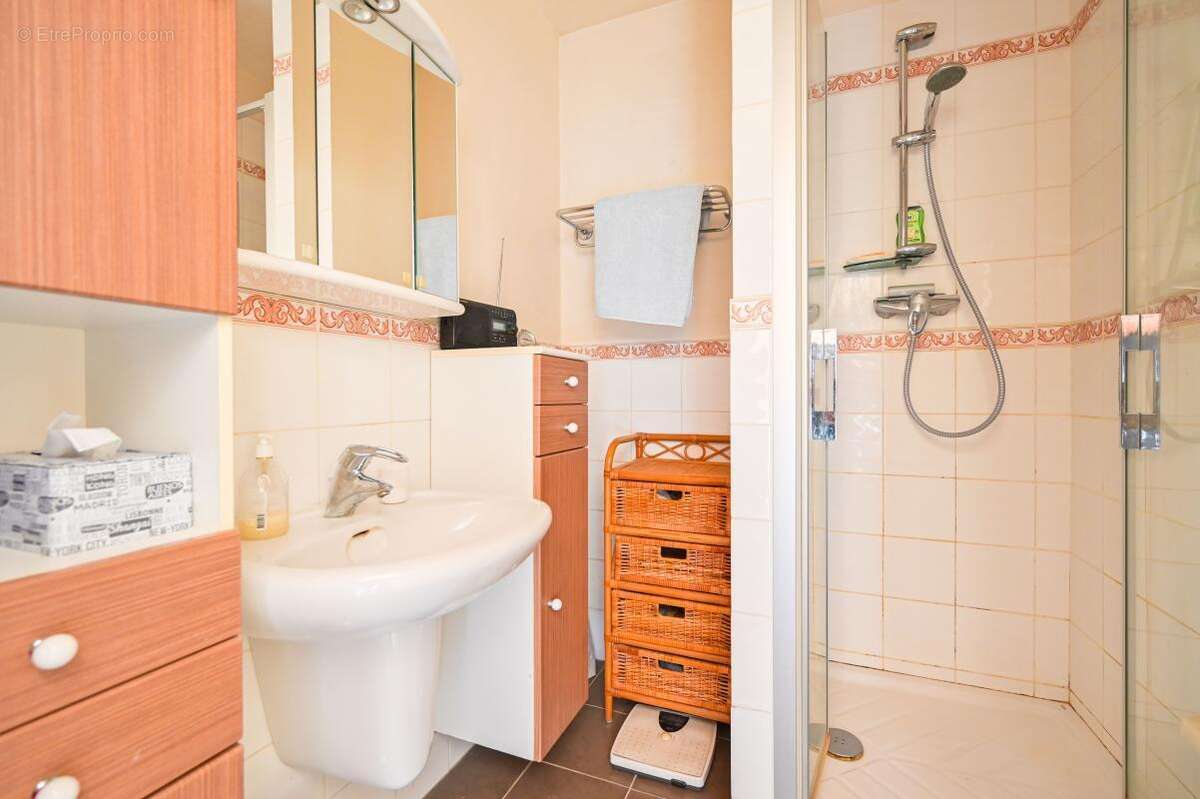 Appartement à PARIS-19E