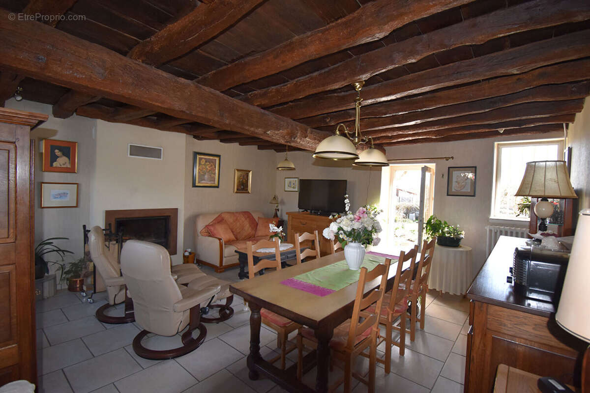 Maison à SAUVIGNY-LES-BOIS